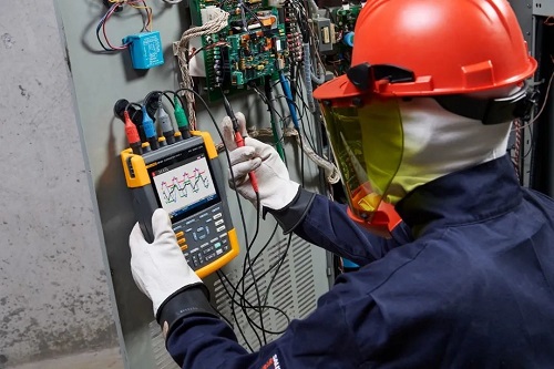 手持示波表190III和MAD 550III排查异常的电气故障