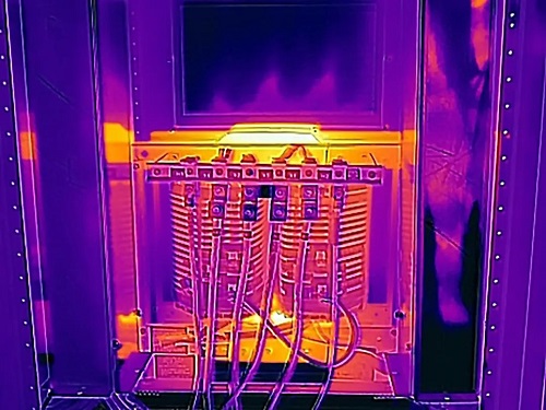 FLIR E52热像仪都能检测压缩机的其他部件出现温度异常