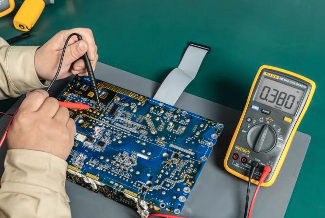 Fluke12E+数字万用表低压故障排查、高压断电验电、动力电池电压差异测试